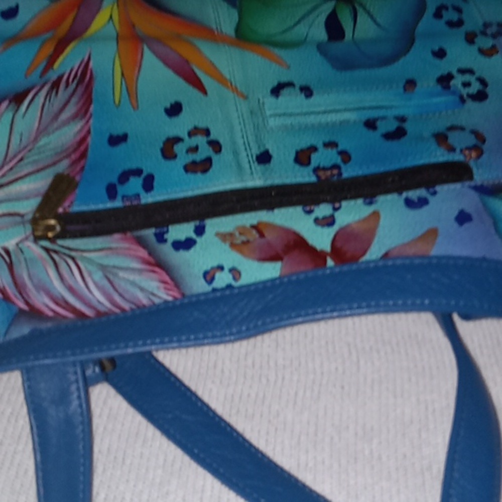 Handbag - Picture 5 of 12